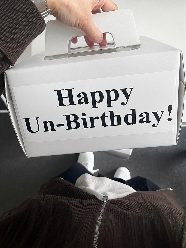 Gift Package 004 (Happy Un-Birtaday! Cake Box)